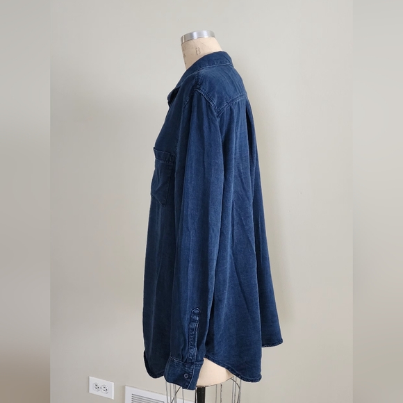 Banana Republic Ultra soft Denim shirt - Picture 6 of 11